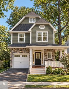 7 E Walnut St