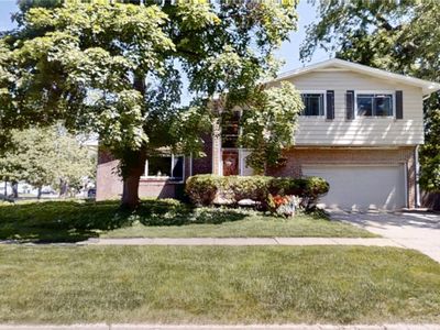 293 Burroughs Dr