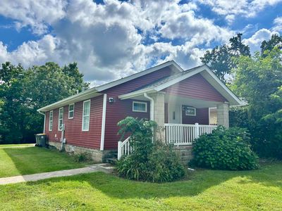913 W Gourley Pike