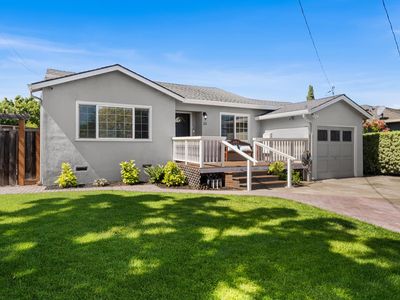 23 Meadow Ln