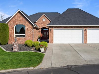 101 Prestwick Ln