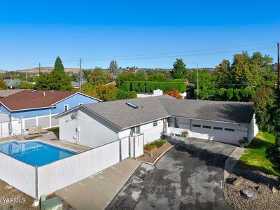 600 S 69th Ave