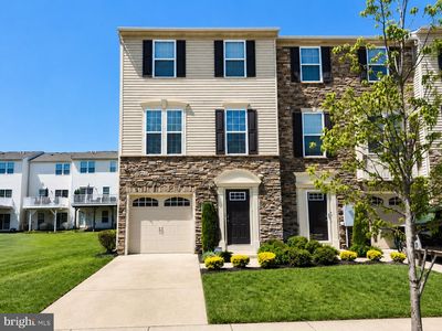 113 Village Green Ln
