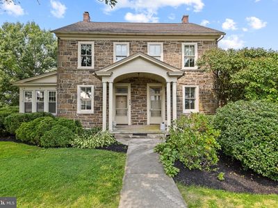429 E Main St