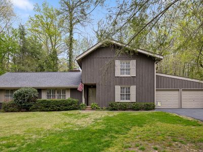 935 Dunsinane Rd