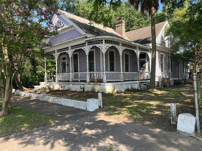 855 Church St
