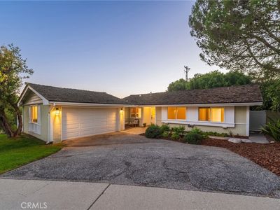 27945 Alvarez Dr