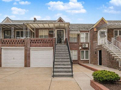 209 Bay 14 St