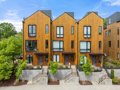 107 E Stone Ave