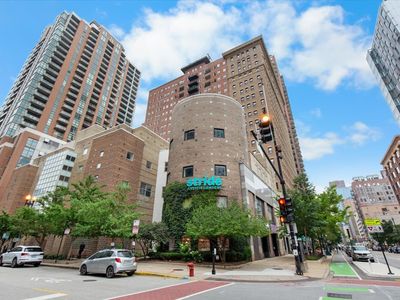 40 E 9th St APT 1205