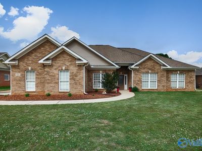 122 Meadowridge Dr