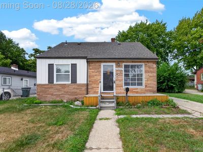 23833 Couzens Ave