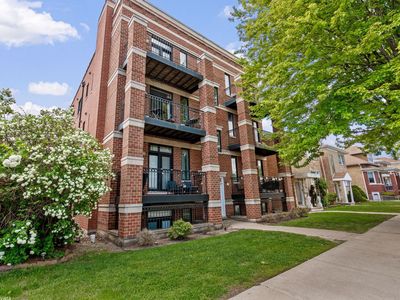 5691 W Higgins Ave Unit 2W