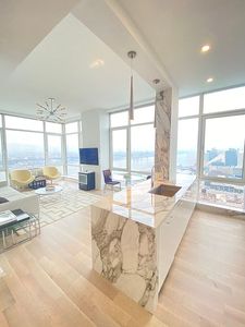 635 W 42nd St APT 32K