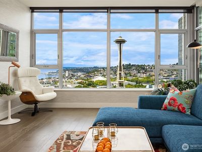 583 Battery Street #2704N