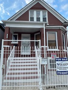 906 W 71st St