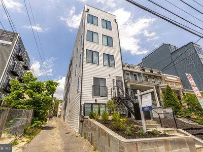 623 Kennedy St NW #10