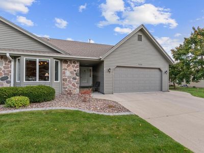 1323 Stonewood CIRCLE
