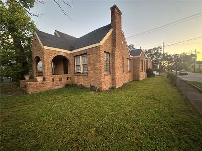 1704 Rosewood St