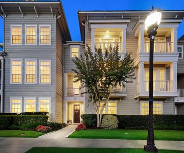 198 W Breezy Way
