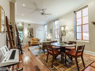 2049 Walnut St APT 1R