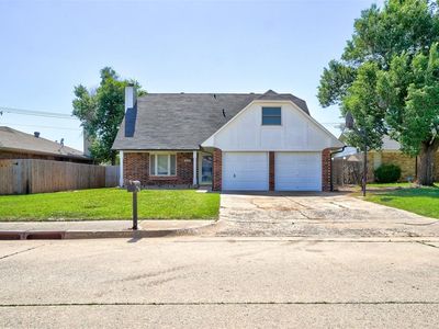 609 Crown Dr