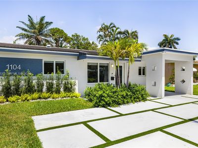 1104 N 13th Ter