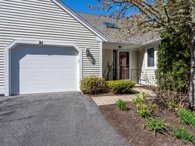 21 Rolling Green Lane