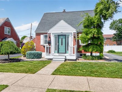 417 E Fairview St