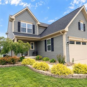 Property at 2091 Farroni Dr, Willoughby, OH