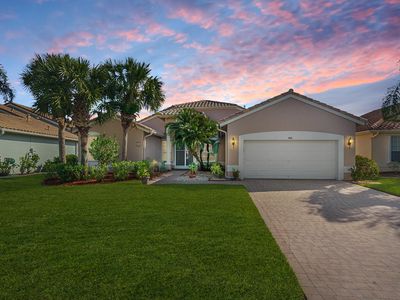 468 NW Blue Lake Drive