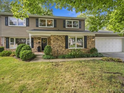 6 N Andover Ln