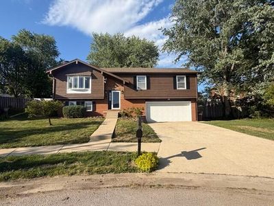 2110 Woodford Dr