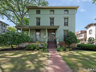 23 Charter Oak Place #4
