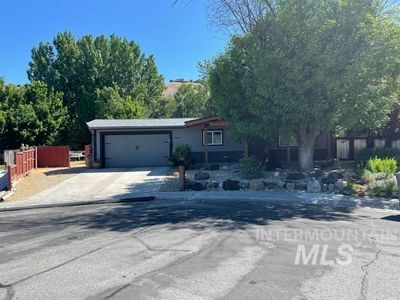 4400 W Castlebar Dr