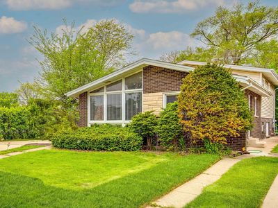 Property at 8800 Kostner Ter, Skokie, IL