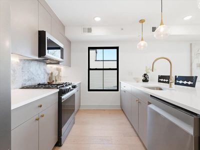 62 Gardner Ave #3