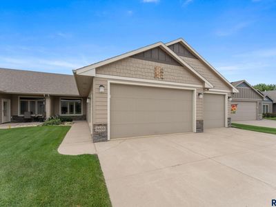 3805 E Diablo Cir