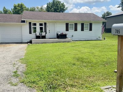 Property at 705 Washington St, Oskaloosa, KS
