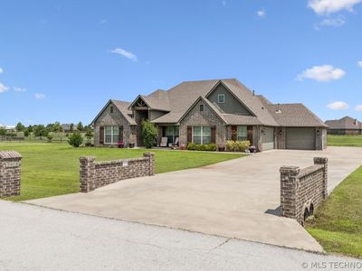 2913 Cross Creek Dr