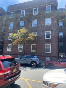 437 53rd St #4D