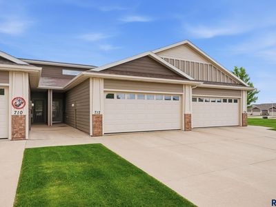 712 E El Dorado Ct Court