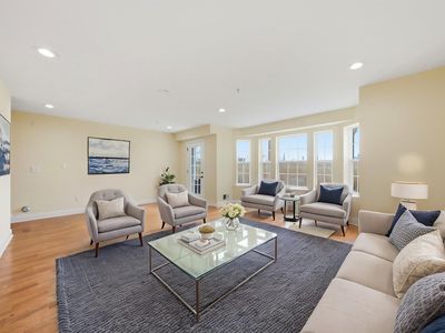 27 Creekside Ct