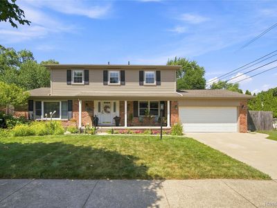 41138 Crestwood Dr