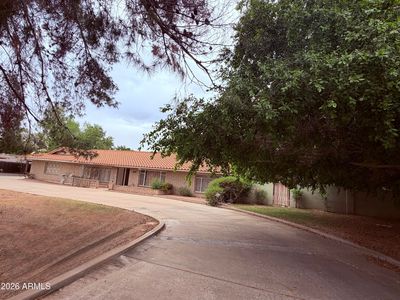 2234 E MISSOURI Avenue