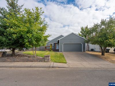 330 NW Denton Ave
