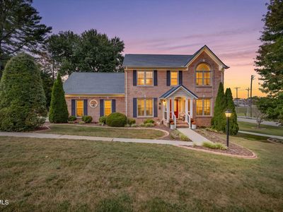 100 Colonial Ct