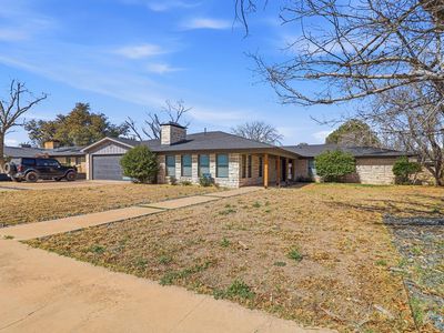 2208 Bedford Dr