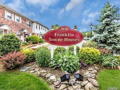 1030 Franklin Avenue #25