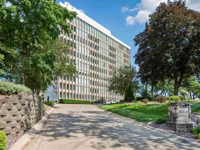 2222 1st Ave NE APT 601-602